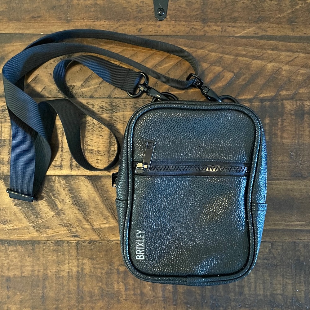 Brixley Crossbody Sling